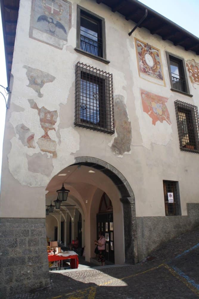 Italia, Clusone – grande palazzo, agosto 2013 (Lombardia)