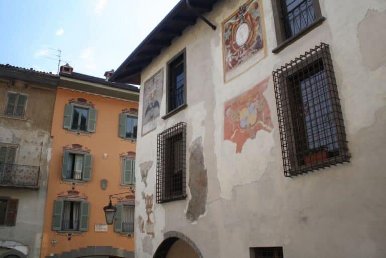 Italia, Clusone – palazzi, agosto 2013 (Lombardia)