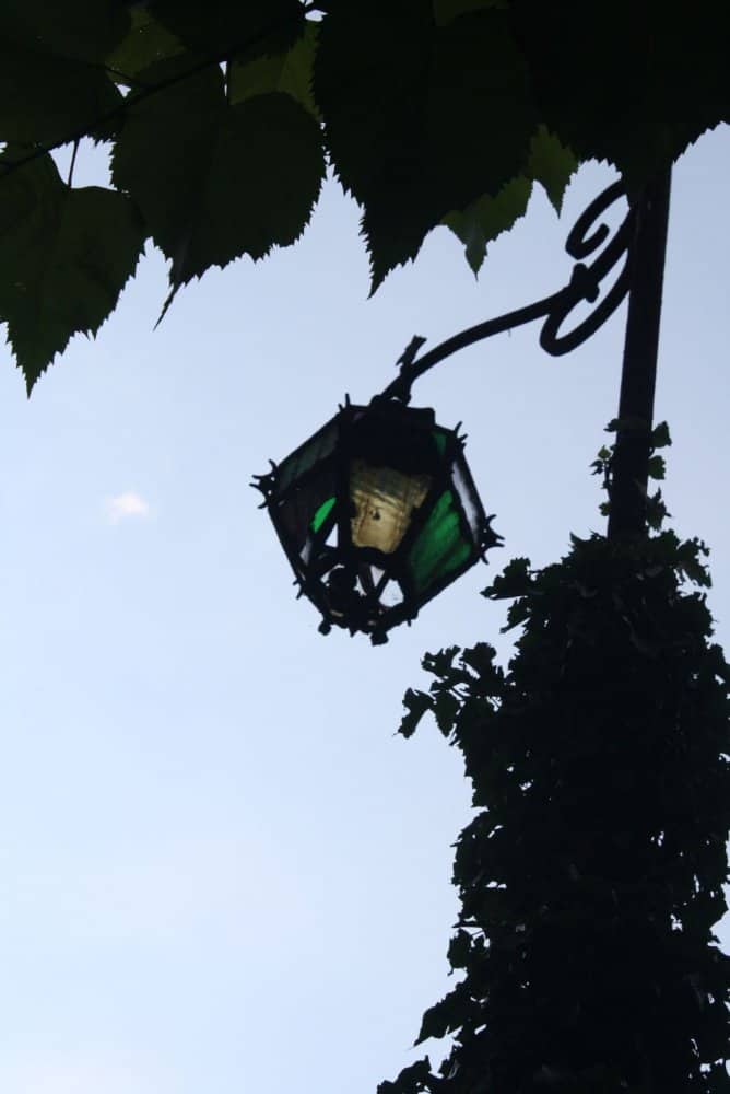 Italia, Clusone – lampione, agosto 2013 (Lombardia)