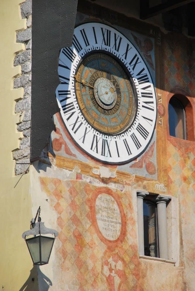 Italia, Clusone – orologio, agosto 2013 (Lombardia)