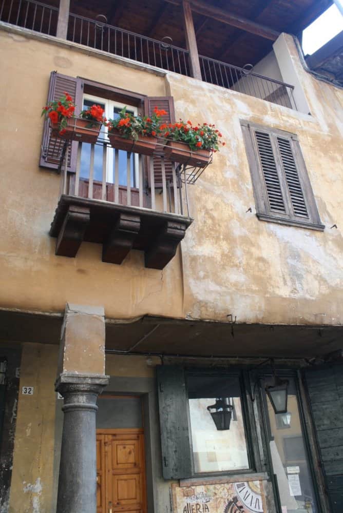 Italia, Clusone – vecchio palazzo, agosto 2013 (Lombardia)