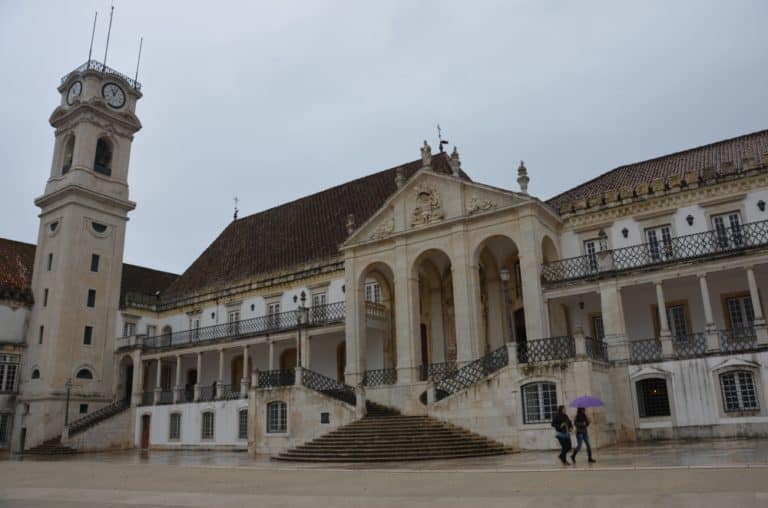 Hermosa Universidad