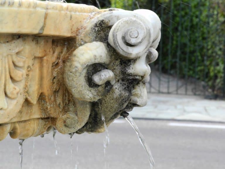 イタリア、コモ湖－噴水 2014年5月 (ロンバルディア)