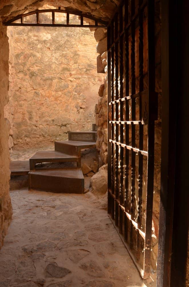 Spain, Consuegra – doorway, Mar.2014