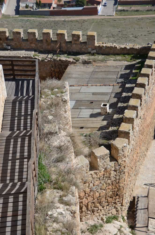 Spain, Consuegra – shadow of fence, Mar.2014