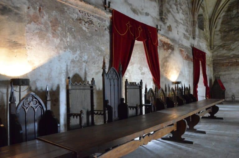 Romania, Hunedoara – chairs, Apr.2014 (Hunedoara)