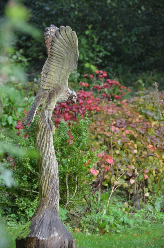 England, RococoGarden – bird, Oct.2013 (Cotswolds)
