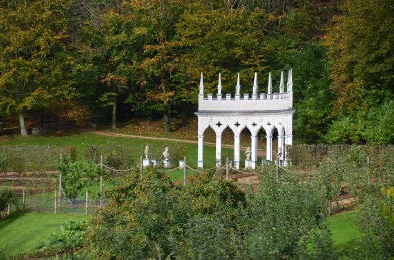 England, RococoGarden – monument, Oct.2013 (Cotswolds)
