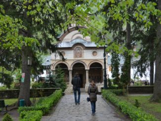 ルーマニア、コジア修道院－線路 2014年4月