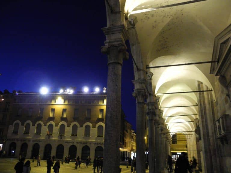 Cremona at night – scene, Jan.2018 (Lombardia)