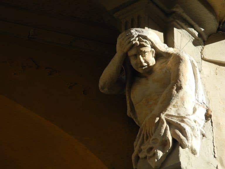 Cremona – statue on a building, Jan.2018 (Lombardia)
