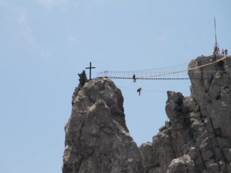 クリミア半島－教会と緑 2013年7月