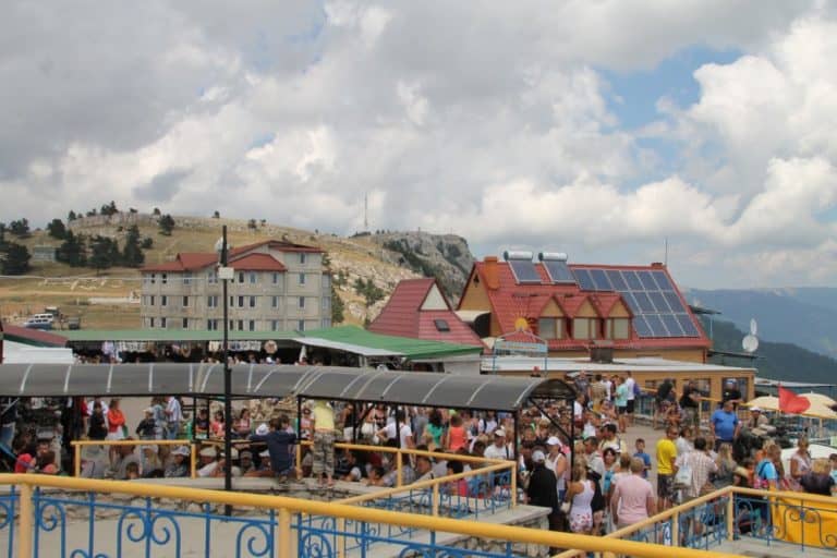 Crimea, Ai-Petri – lots of people, July 2013 (Crimea)