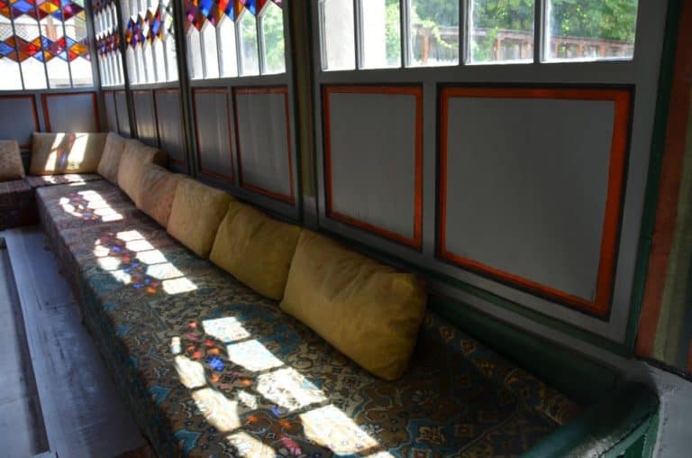 Crimea, Bakhchisarai – sofa, July 2013 (Bakhchisarai)