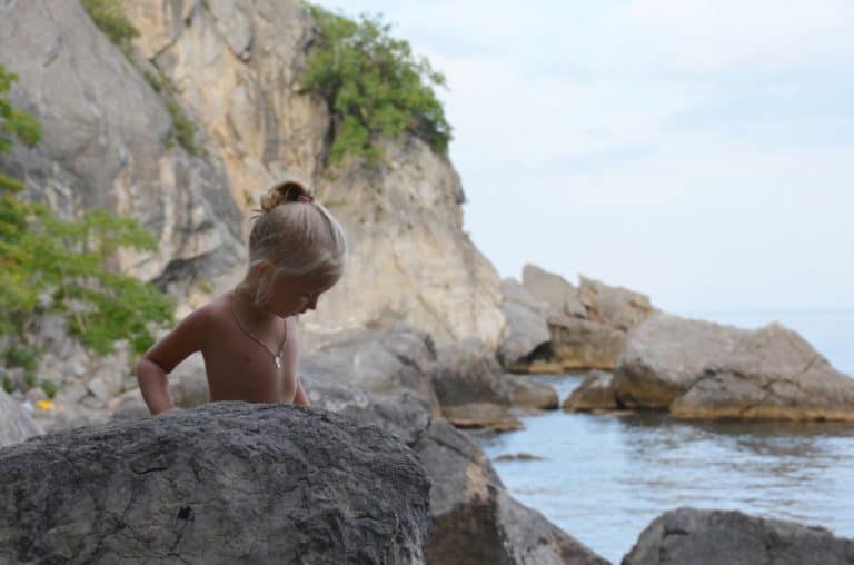 クリミア半島、グルズフ－女の子 2013年7月 (クリミア半島)