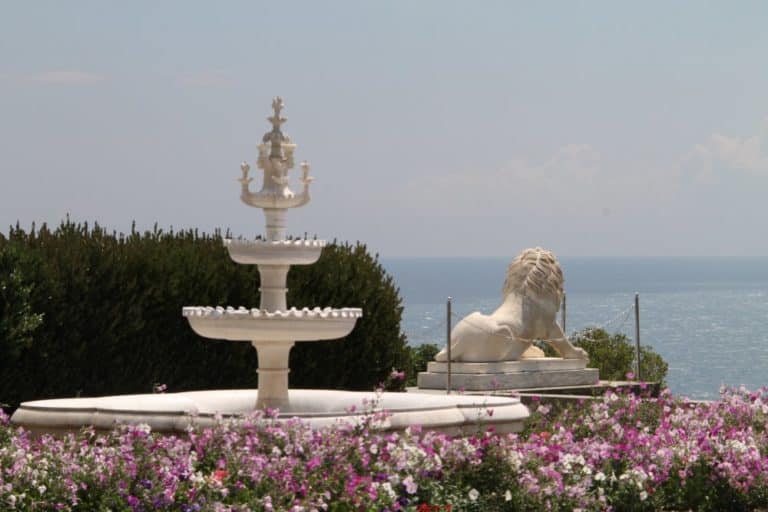 Crimea, Vorontsuov Palace – fountain, July 2013 (Crimea)