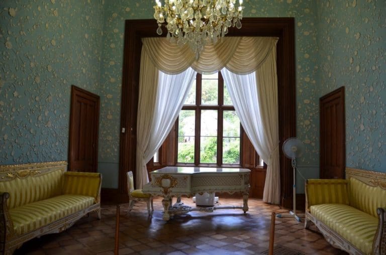 Crimea, Vorontsuov Palace – piano, July 2013 (Crimea)