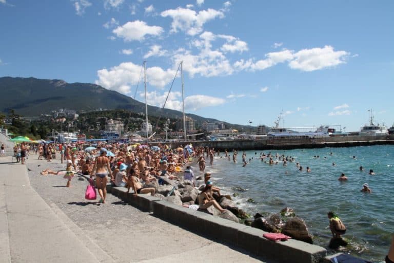 Ukraine, Yalta – many people, July 2013 (Yalta)