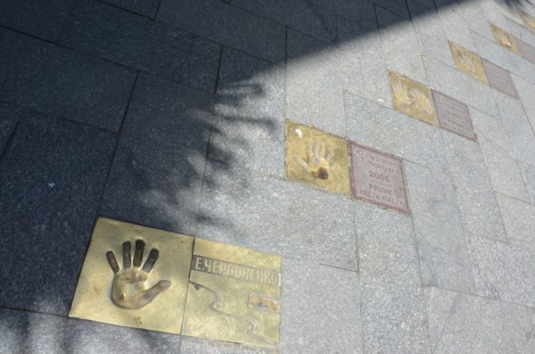 Ukraine, Yalta – hands, July 2013 (Yalta)