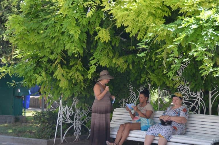 Ukraine, Yalta – three women, July 2013 (Yalta)