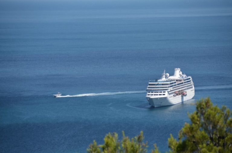 Ukraine, Yalta – big and small, July 2013 (Yalta)