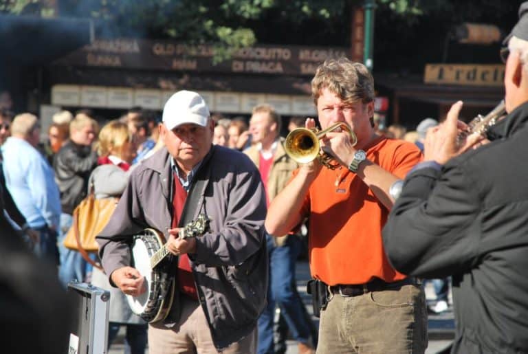 Czech, Prague – orange shirt, Sept.2013 (Praga)