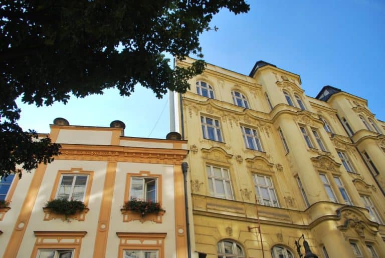 Czech, Prague – yellow building, Sept.2013 (Prague)