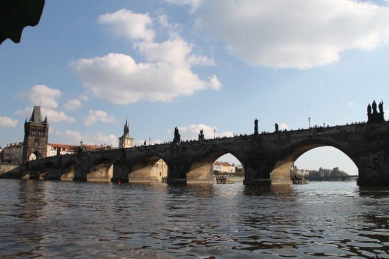 El famoso puente Carlos