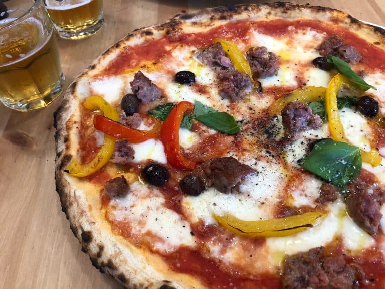 England-London-restaurant-Da Moreno-pizza