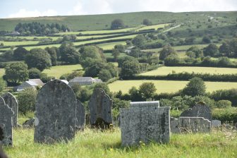 England-Devon-Dartmoor-Widecombe in the Moor-cemetery-view