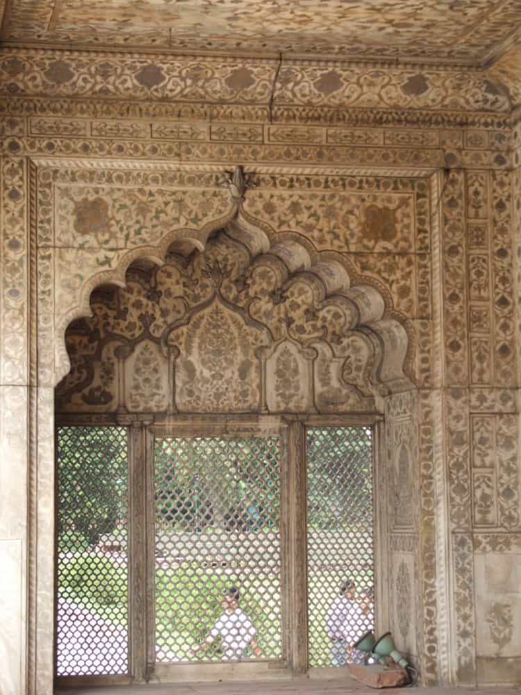 India, Delhi – window, Sept. 2006 (Delhi)