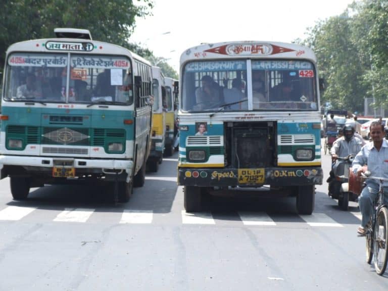 India, Delhi – buses, Sept. 2006 (Delhi)