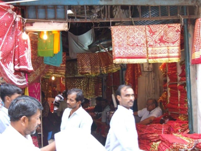 India, Delhi – red, Sept. 2006 (Delhi)