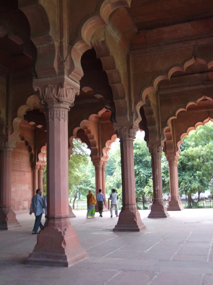 India, Delhi – pillars, Sept. 2006 (Delhi)