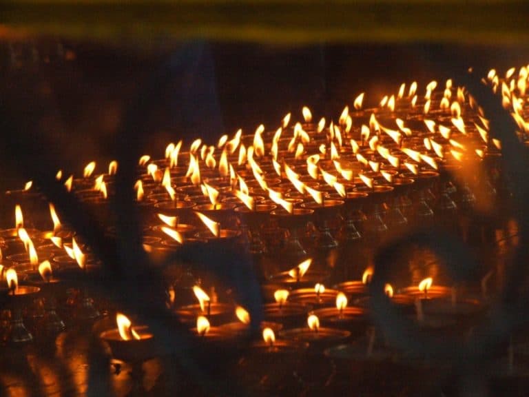 India, Dharamsala – candles, Sept.2006 (Dharamsala)