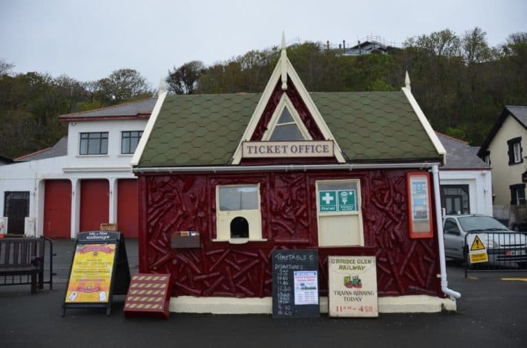Isle of Man, Douglas – ticket office, May 2014 (Isle of Man)