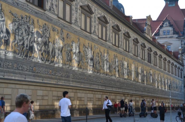 città – luci sul muro lungo, Agosto 2015 (Dresda)