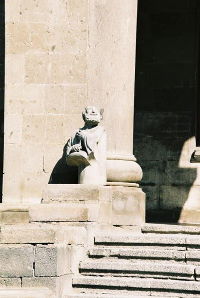 Armenia, Echmiadzin – statue, Autumn 2005