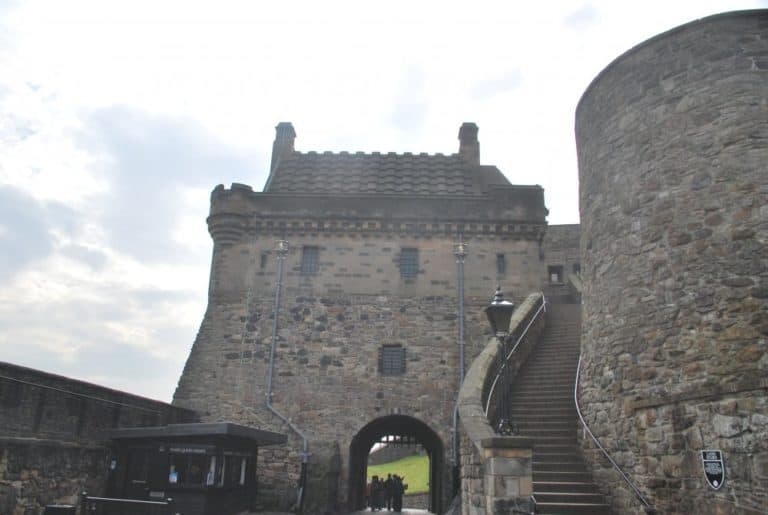 scozia-edimburgo-entrata-castello