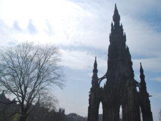 Scotland, Edinburgh – brown windows, 2010