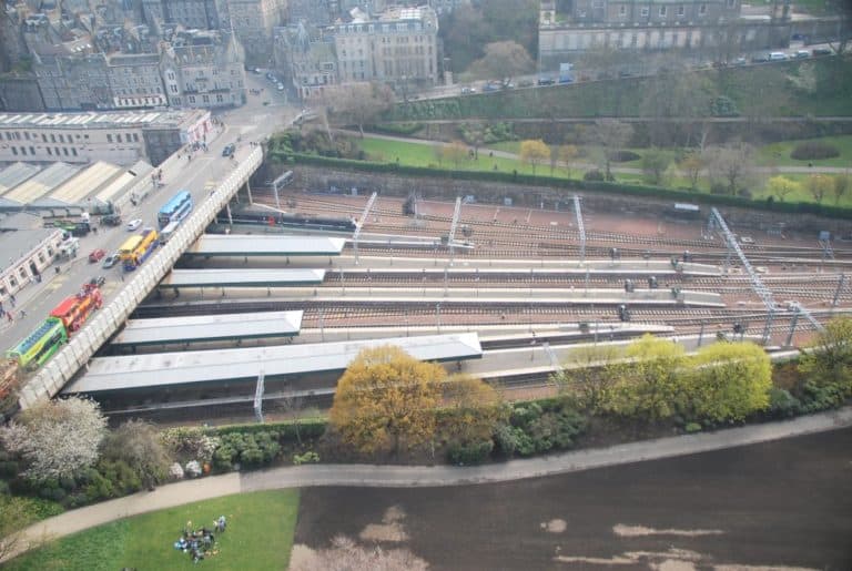 ferrovia-edimburgo-capitale-scozia