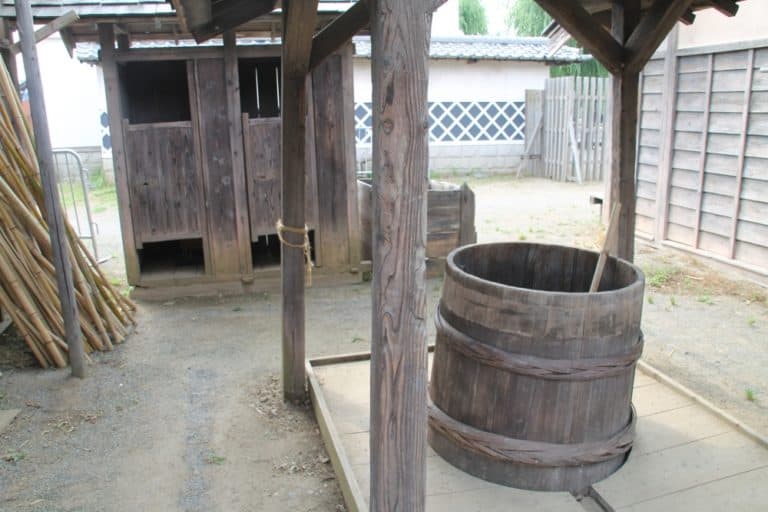 Edo – courtyard, May 2015