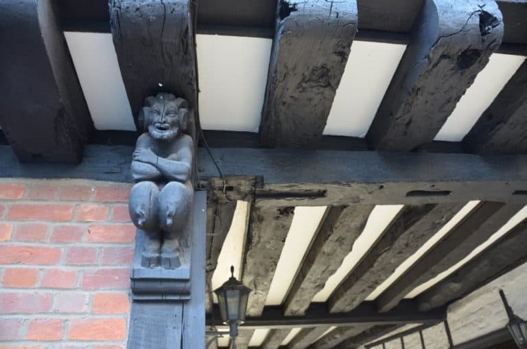 Inghilterra, Eton  – scultura, mar.2014 (Windsor)