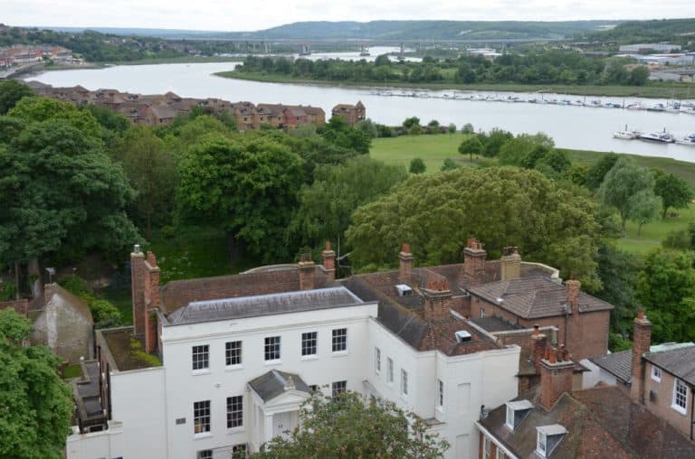 Inghilterra, Rochester – fiume e palazzi, giugno 2013
