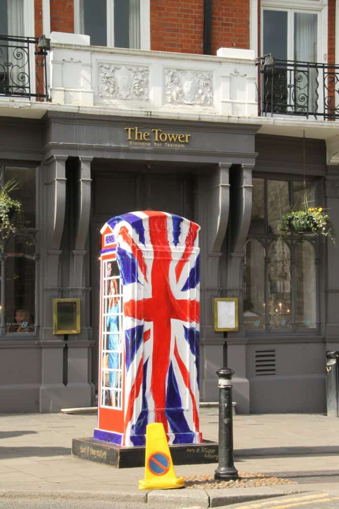 Inghilterra, Windsor  – cabina telefonica, mar.2014 (Windsor)