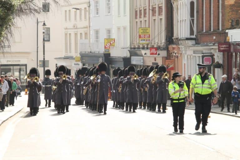 Inghilterra, Windsor  – poliziotti rilassati, mar.2014 (Windsor)