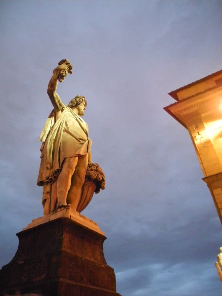 Italy, Florence – statue and sky, Apr. 2013 (Florencia)