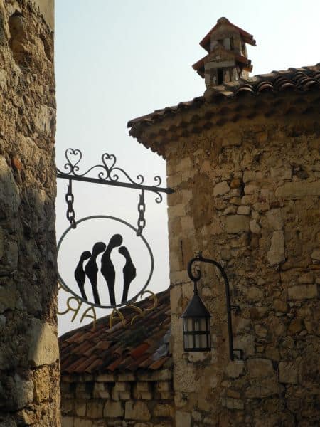 Francia, Eza – insegna, 2011