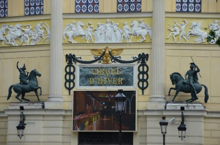 France, Paris – entrance, June 2013 (París)