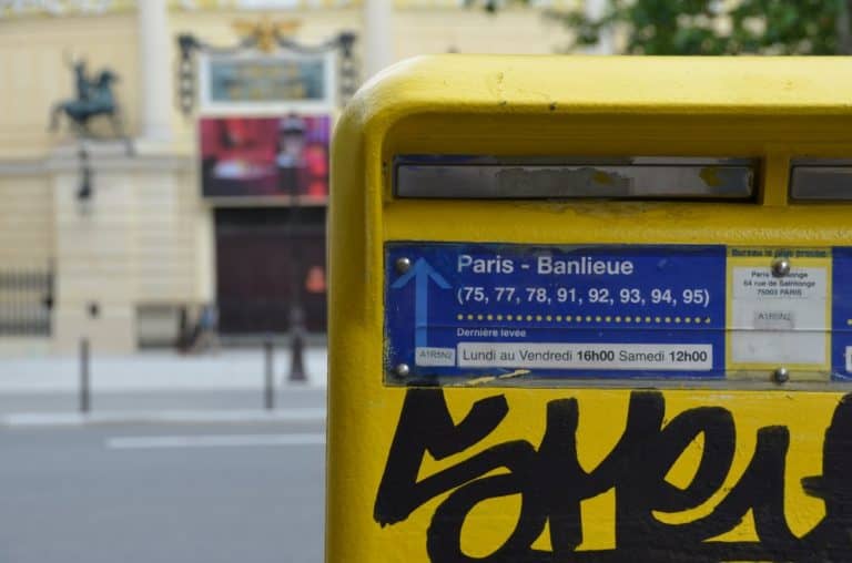 France, Paris – postbox, June 2013 (París)